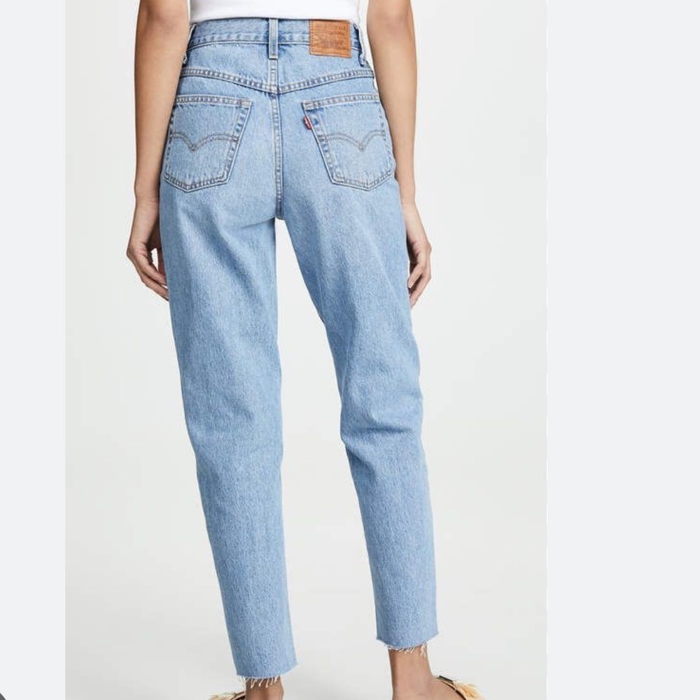 Levi's HighWaisted Mom Jeans Sz 31 Distressed Straight Jeans with Classic Style - Picture 9 of 11